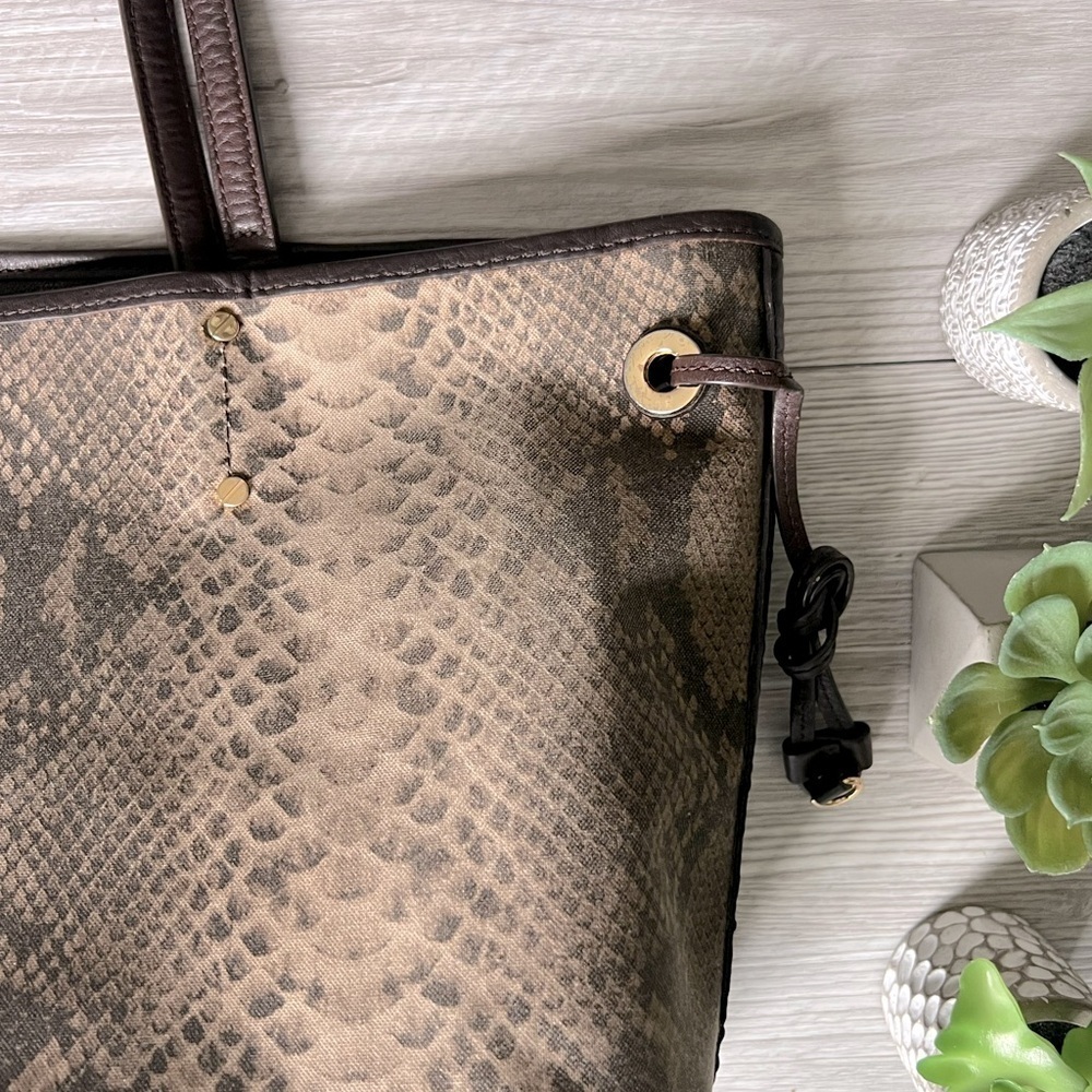 MICHAEL KORS jet set reversible brown logo snake print tote - Picture 16 of 16